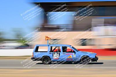 media/Sep-29-2024-24 Hours of Lemons (Sun) [[6a7c256ce3]]/StartFinish (245p-330p)/